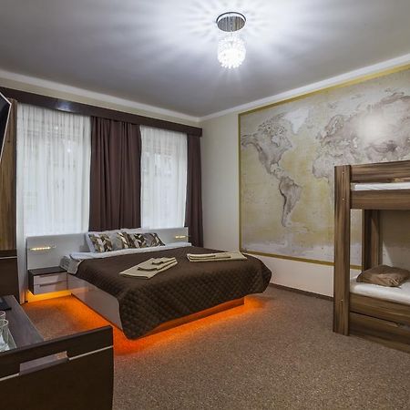 Luxury Air-Conditioned Rooms In Old Town Bratislava Exteriér fotografie