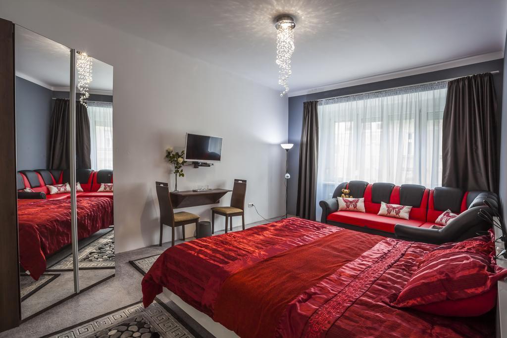 Luxury Air-Conditioned Rooms In Old Town Bratislava Exteriér fotografie