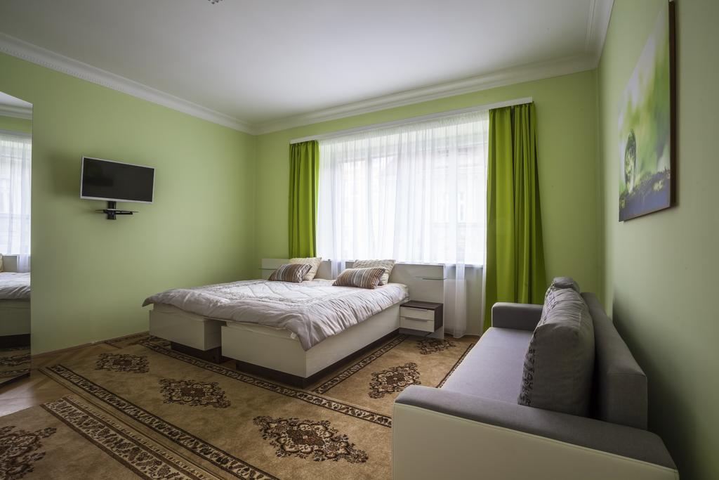 Luxury Air-Conditioned Rooms In Old Town Bratislava Exteriér fotografie