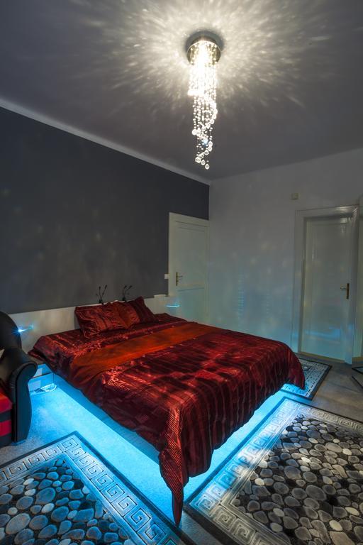 Luxury Air-Conditioned Rooms In Old Town Bratislava Exteriér fotografie